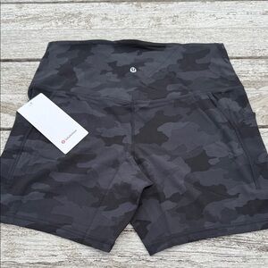 Lululemon Align High-Rise Short with Pockets 6"
Heritage 365 Camo size 14 NWT
